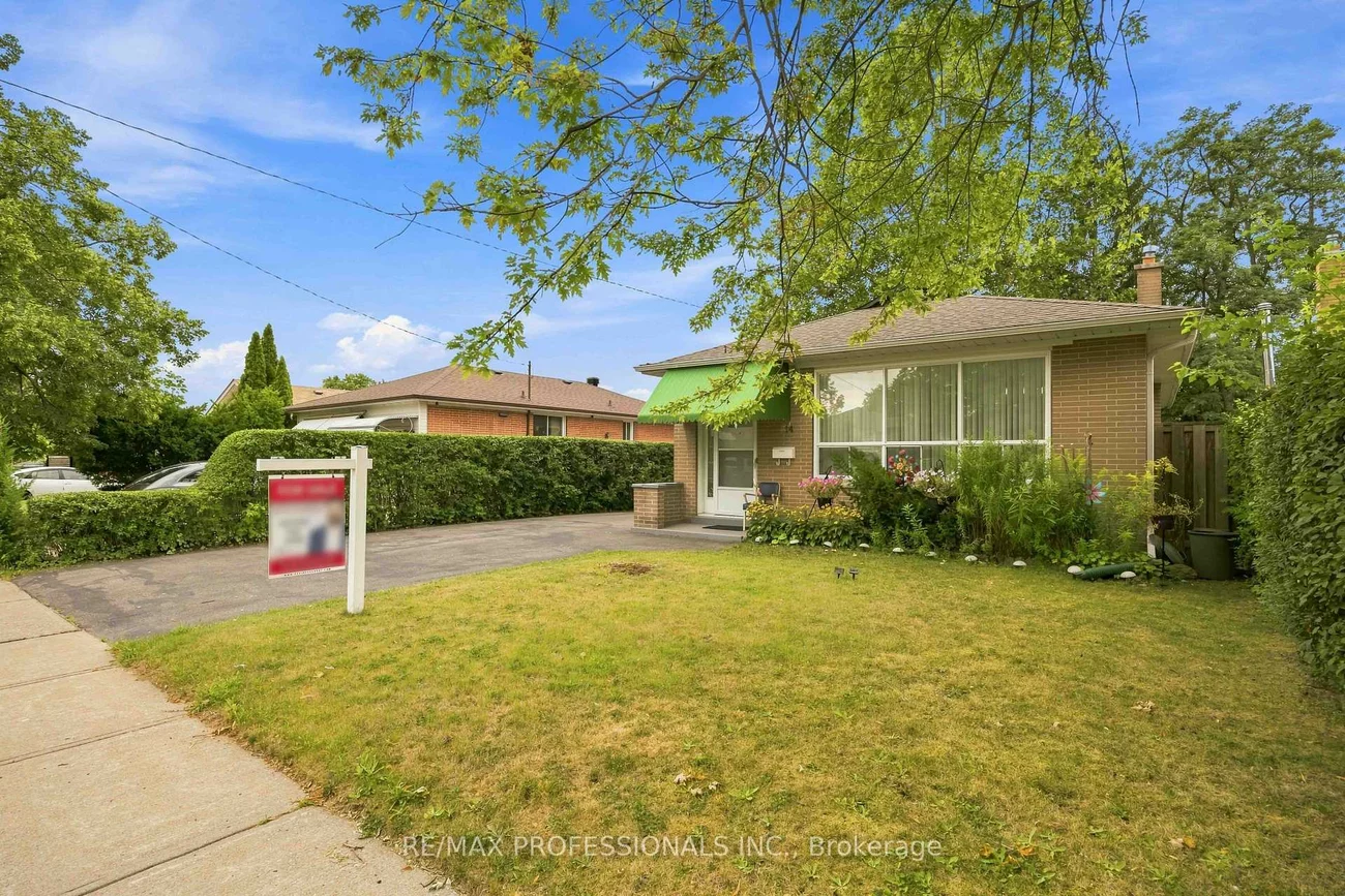 14, Dashwood, Thistletown-Beaumonde Heights, Toronto