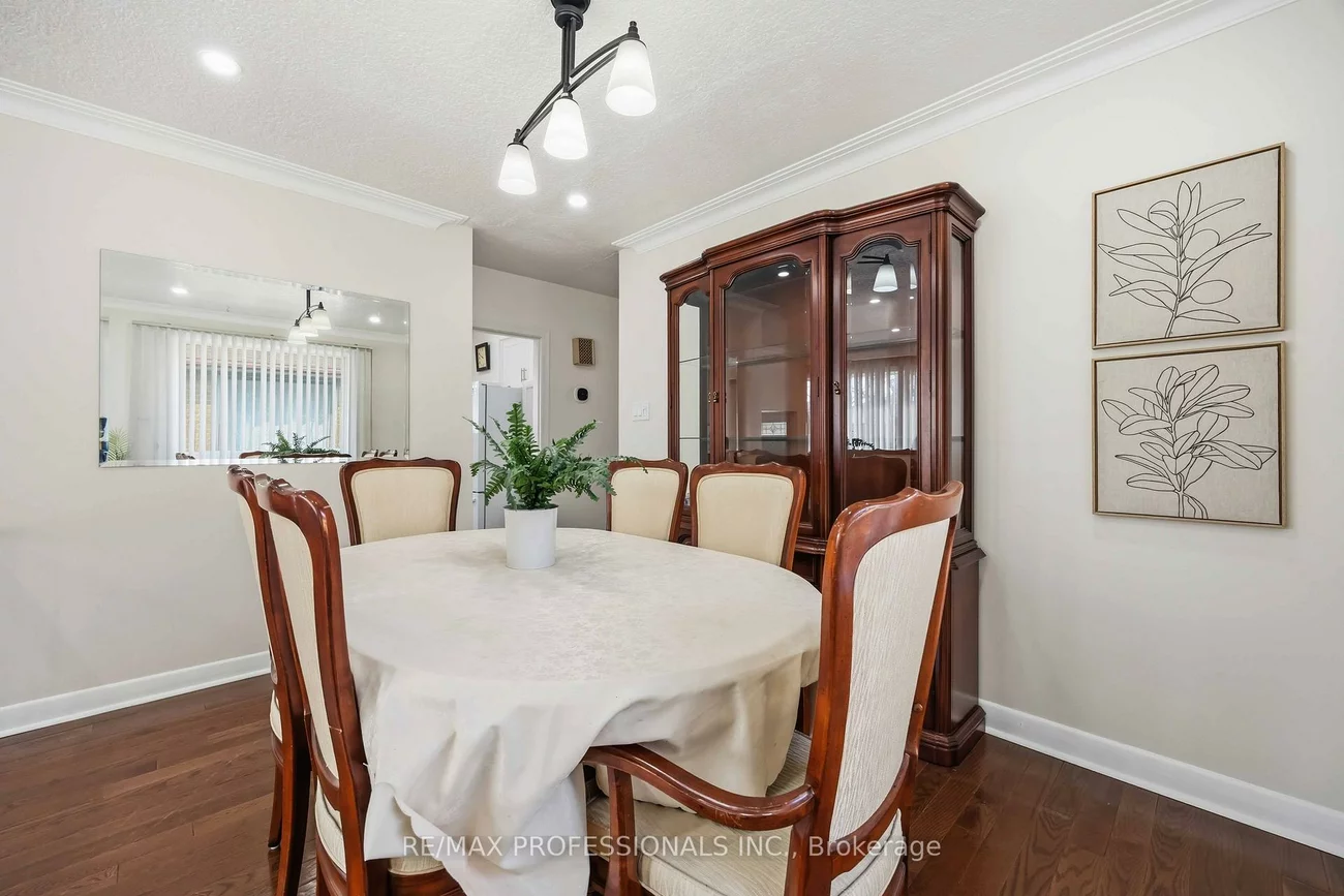 14, Dashwood, Thistletown-Beaumonde Heights, Toronto