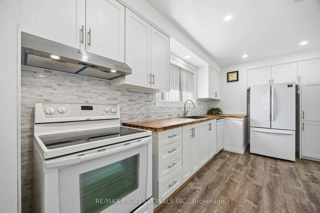 14, Dashwood, Thistletown-Beaumonde Heights, Toronto