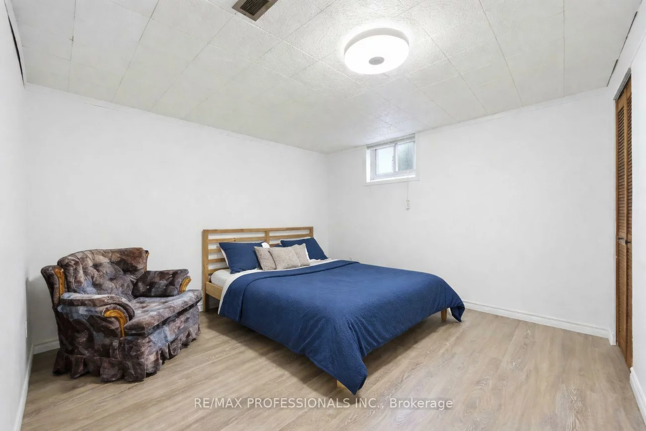 14, Dashwood, Thistletown-Beaumonde Heights, Toronto