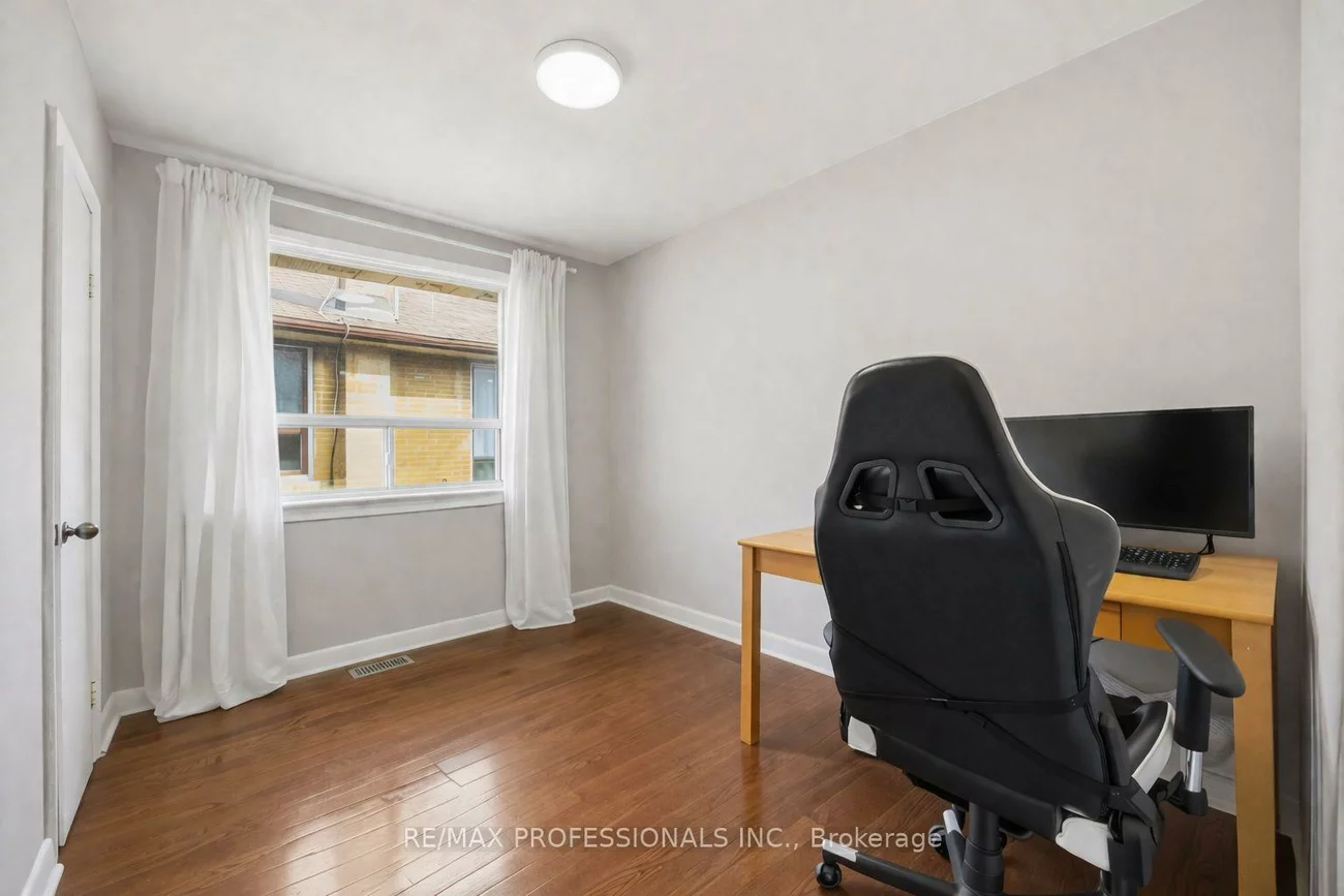 14, Dashwood, Thistletown-Beaumonde Heights, Toronto
