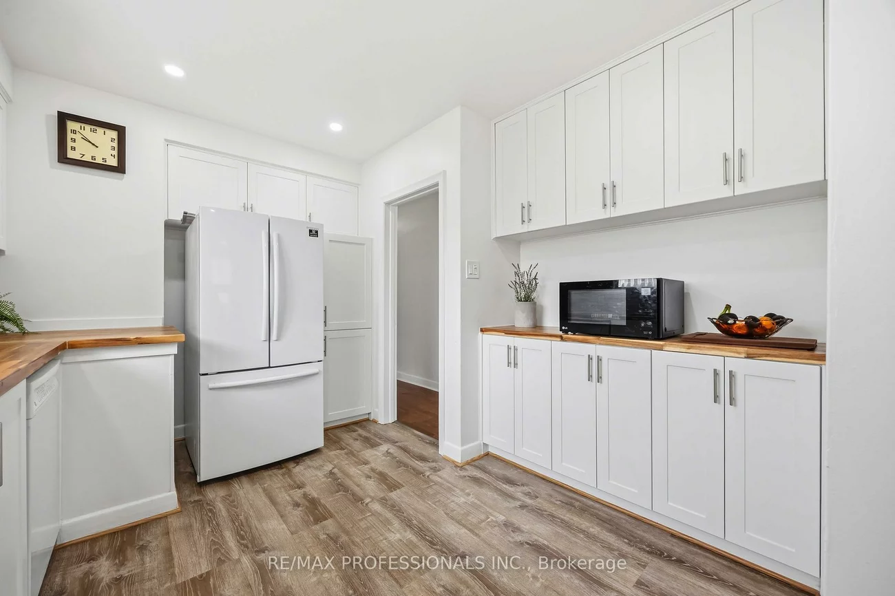 14, Dashwood, Thistletown-Beaumonde Heights, Toronto
