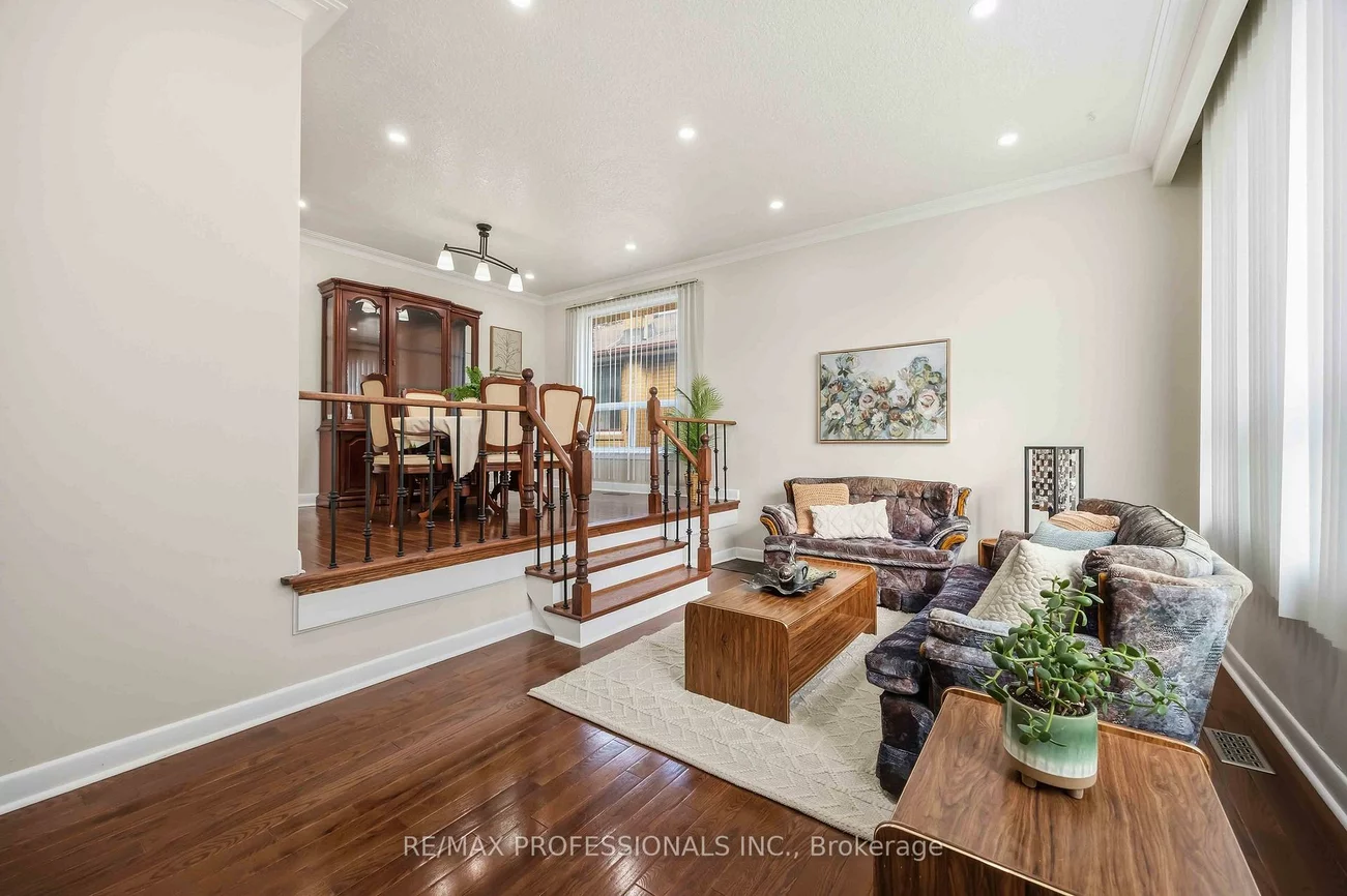 14, Dashwood, Thistletown-Beaumonde Heights, Toronto