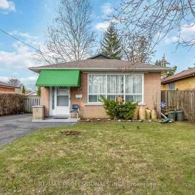14, Dashwood, Thistletown-Beaumonde Heights, Toronto