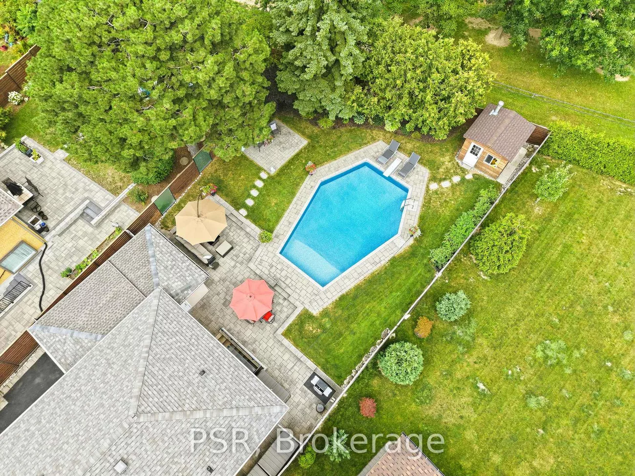 61, Robinglade, Eringate-Centennial-West Deane, Toronto