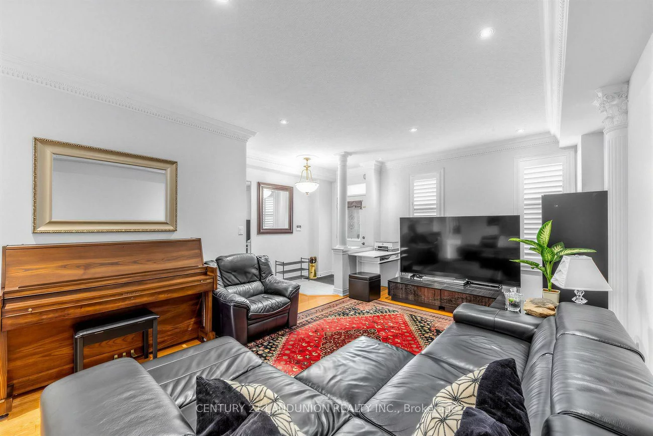 28, Herzberg, York University Heights, Toronto