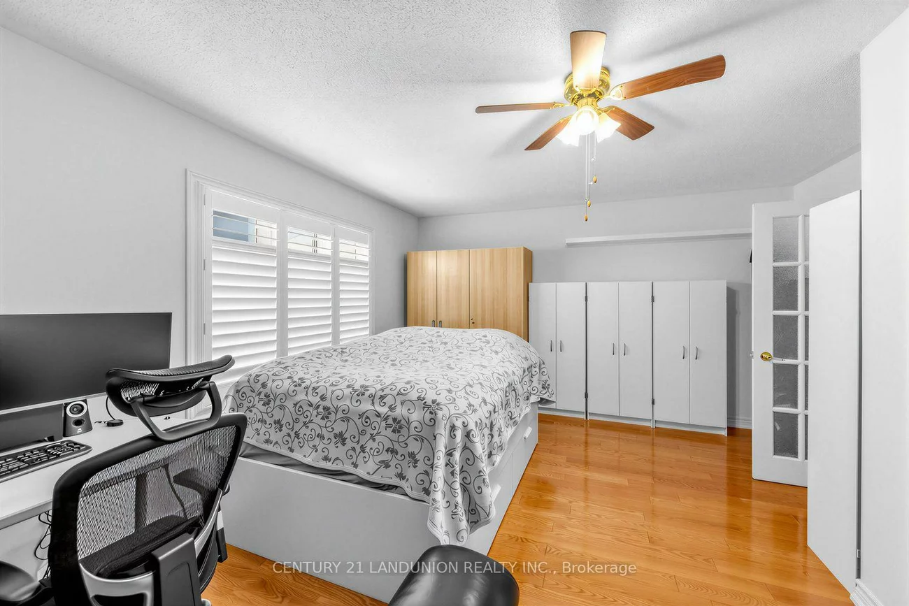 28, Herzberg, York University Heights, Toronto