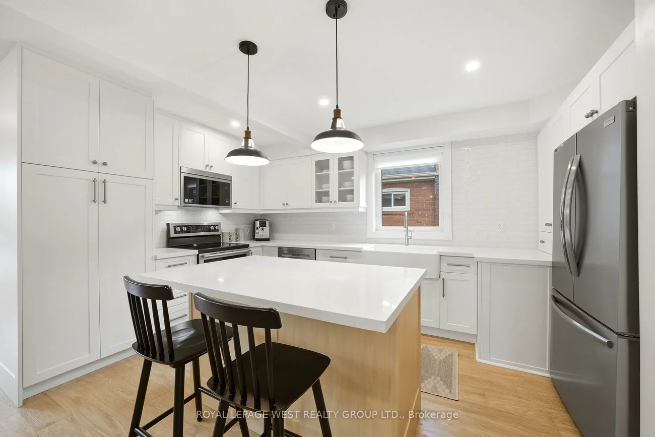 72, Mervyn, Islington-City Centre West, Toronto