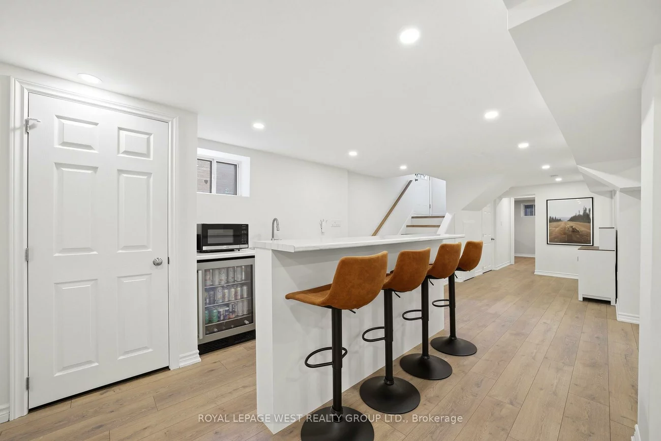 72, Mervyn, Islington-City Centre West, Toronto