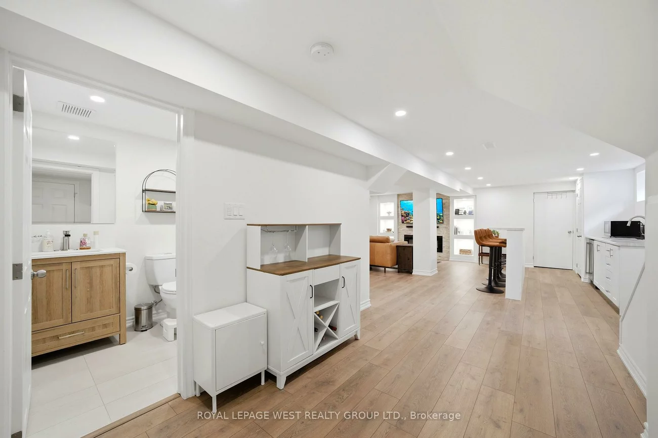 72, Mervyn, Islington-City Centre West, Toronto
