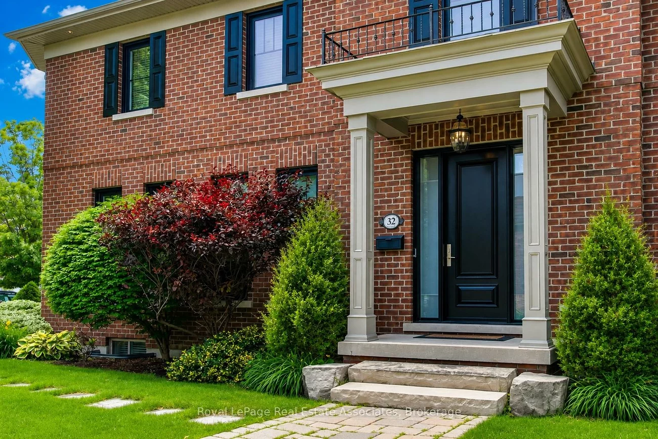 32, Jopling, Islington-City Centre West, Toronto