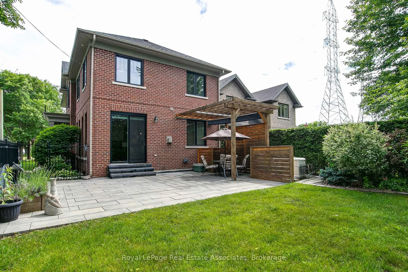32, Jopling, Islington-City Centre West, Toronto