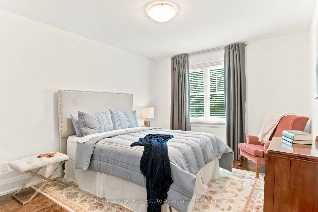 32, Jopling, Islington-City Centre West, Toronto