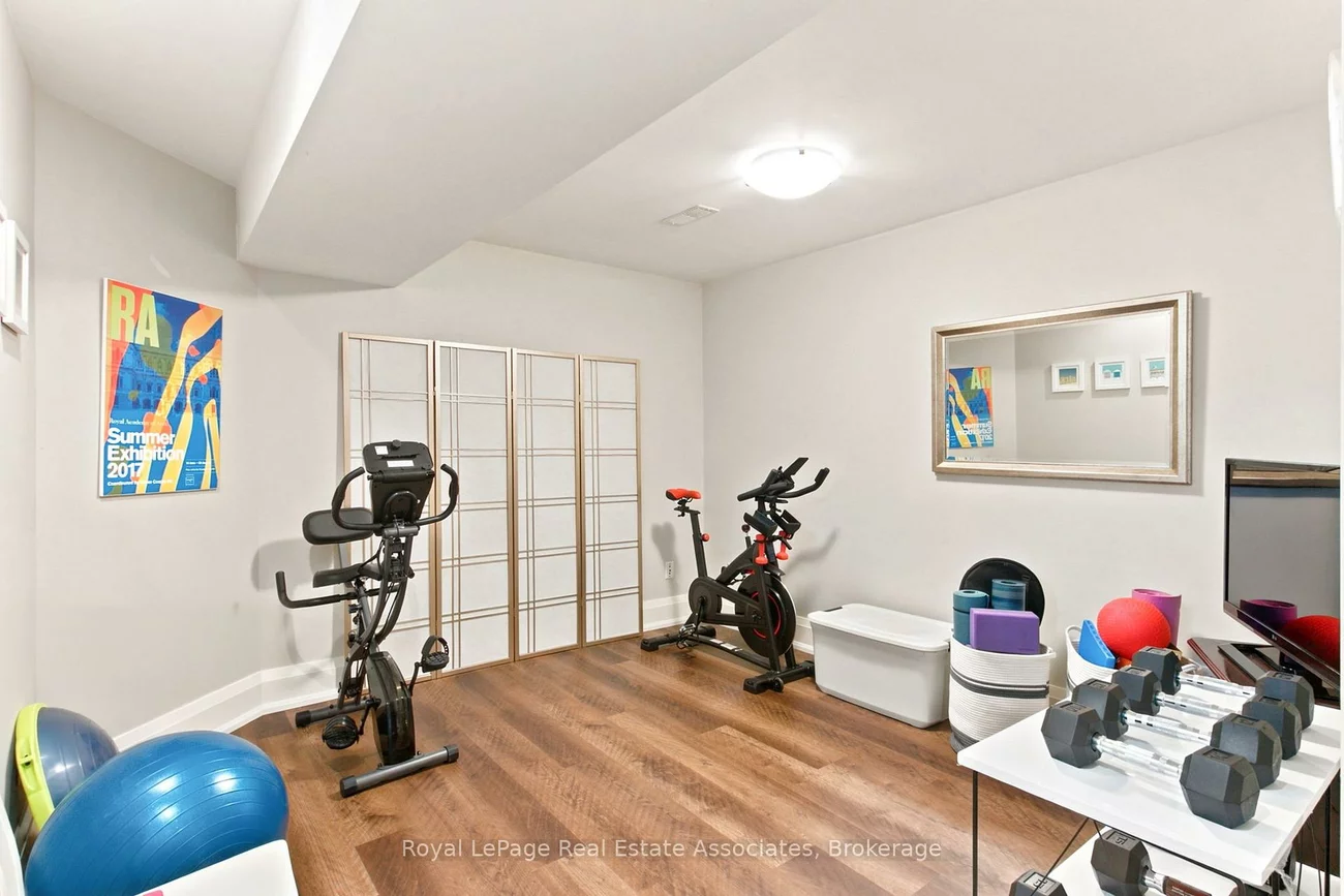 32, Jopling, Islington-City Centre West, Toronto