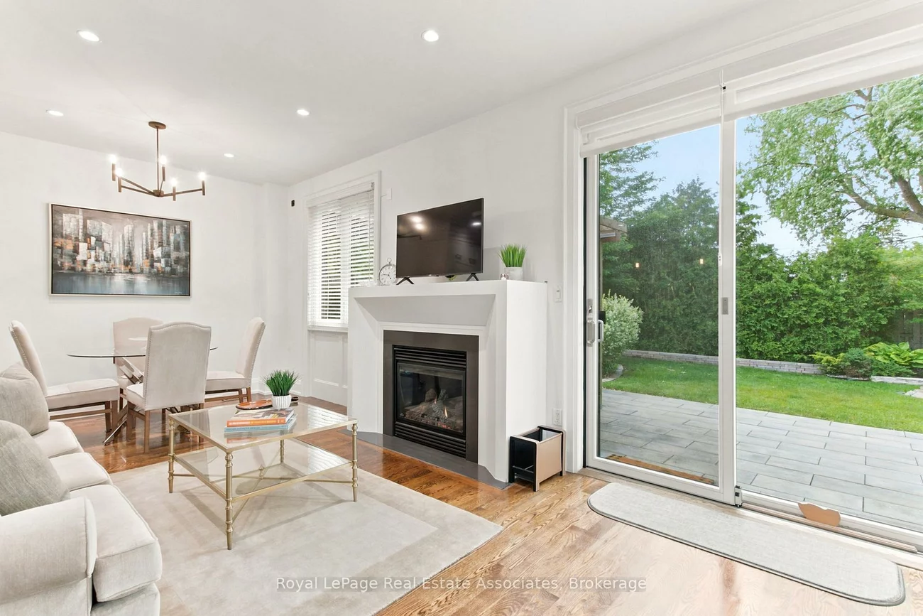 32, Jopling, Islington-City Centre West, Toronto