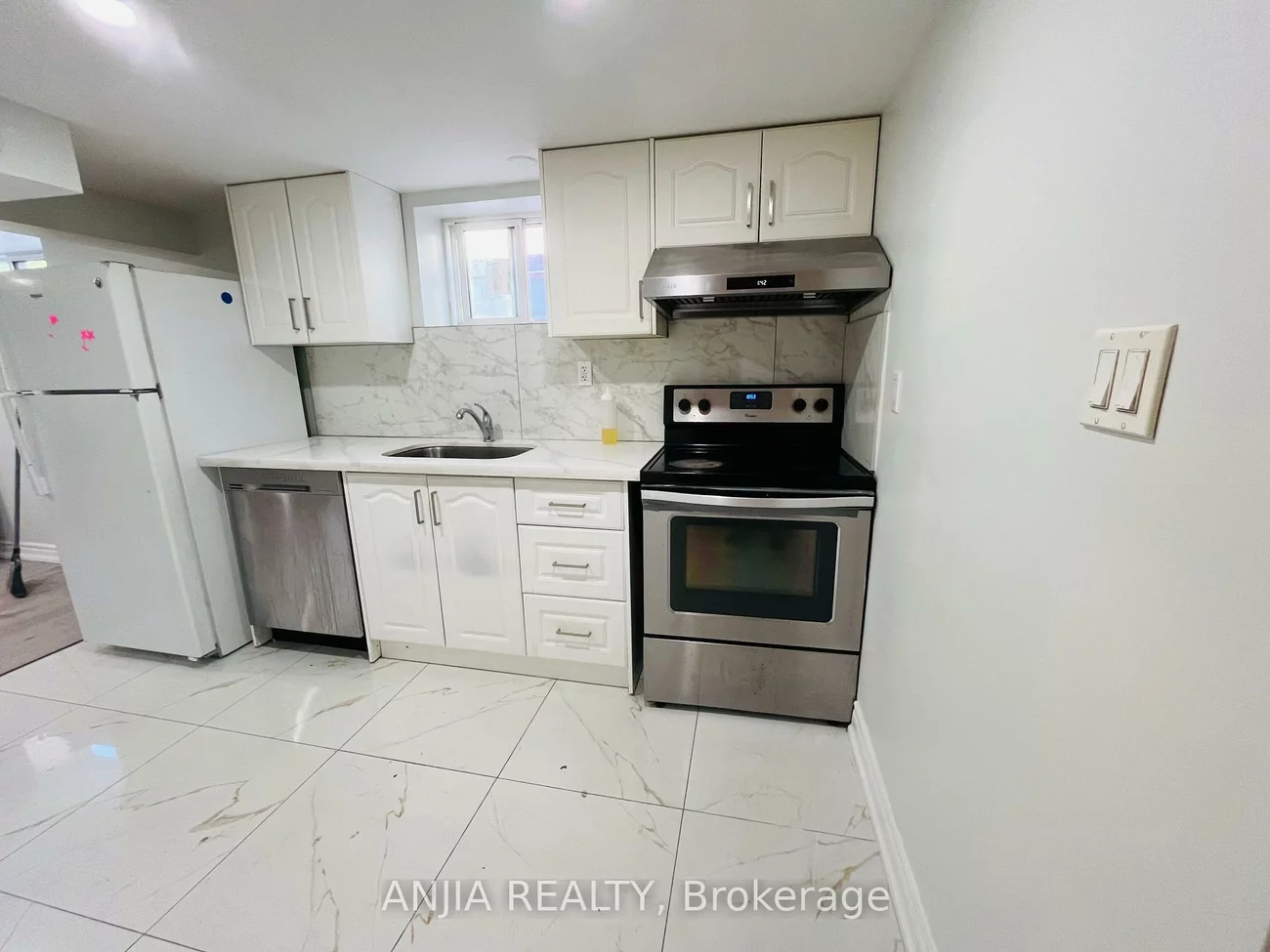 77, Nash, Downsview-Roding-CFB, Toronto