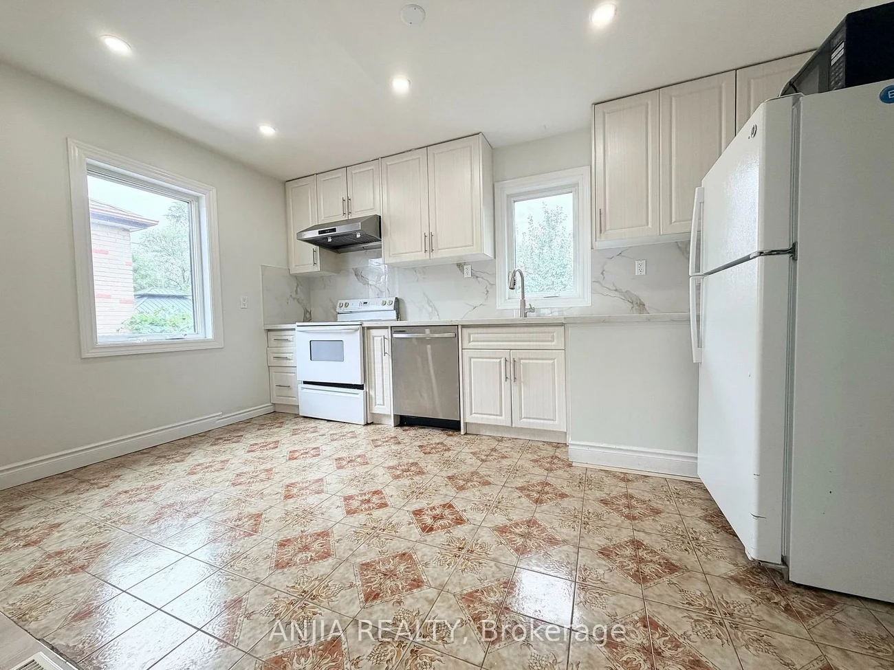 77, Nash, Downsview-Roding-CFB, Toronto