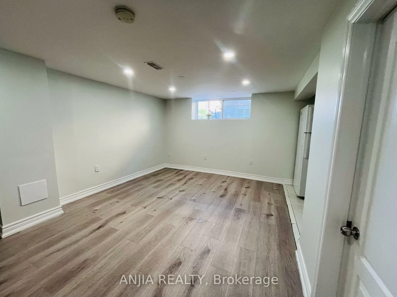 77, Nash, Downsview-Roding-CFB, Toronto