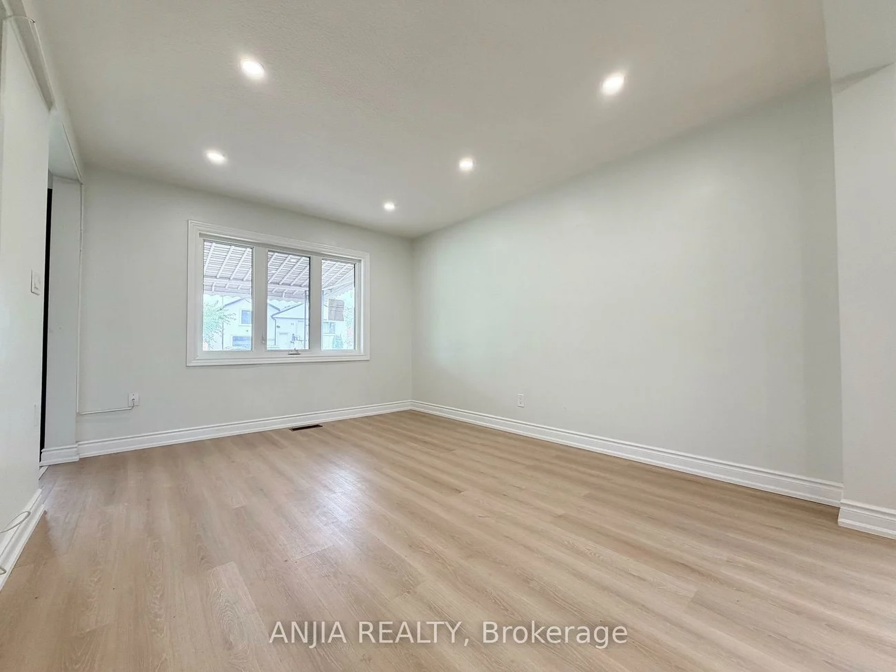 77, Nash, Downsview-Roding-CFB, Toronto