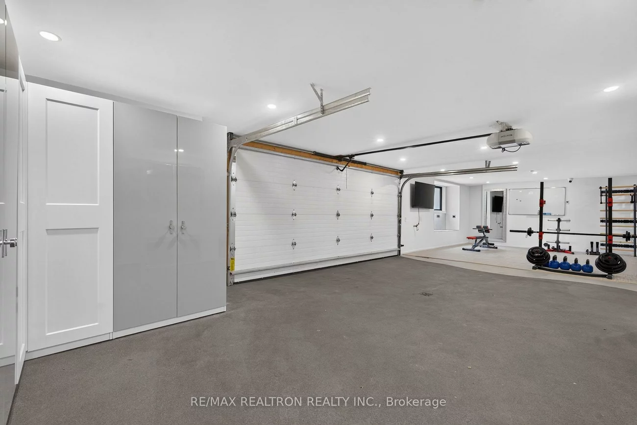 8, Breezewood, Stonegate-Queensway, Toronto