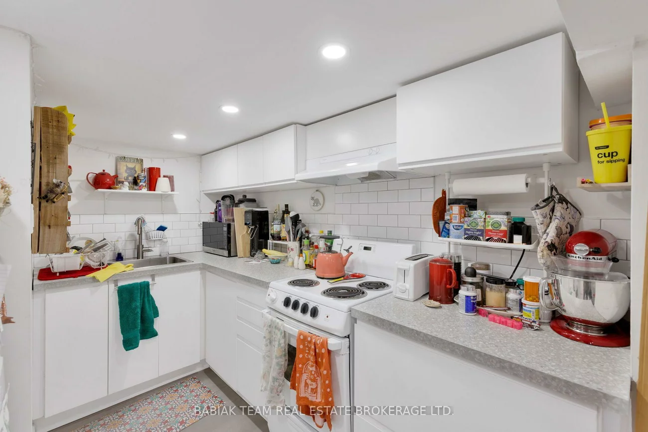 93, Glendonwynne, High Park North, Toronto