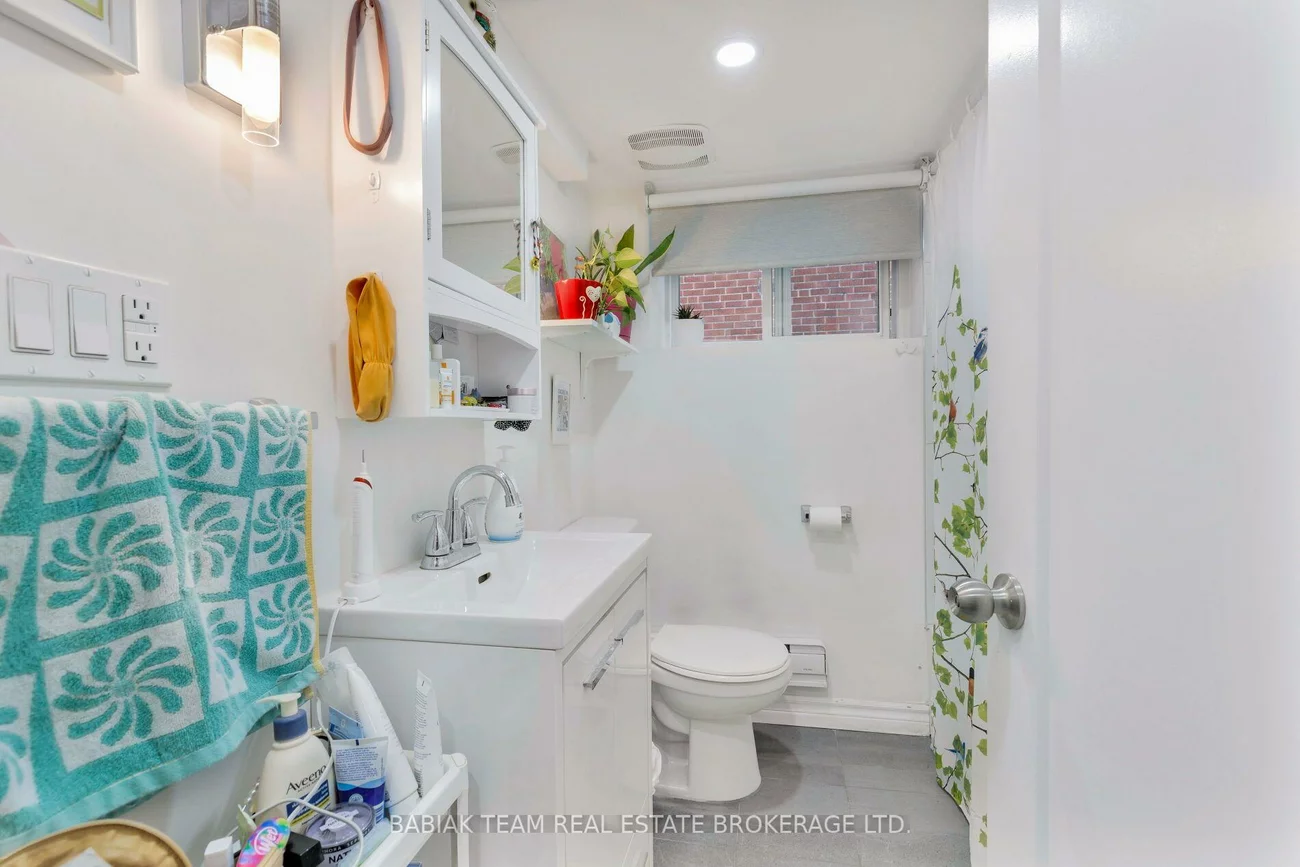 93, Glendonwynne, High Park North, Toronto