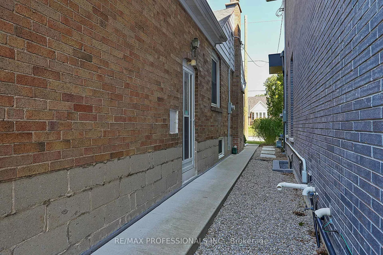 1, Bernice, Stonegate-Queensway, Toronto