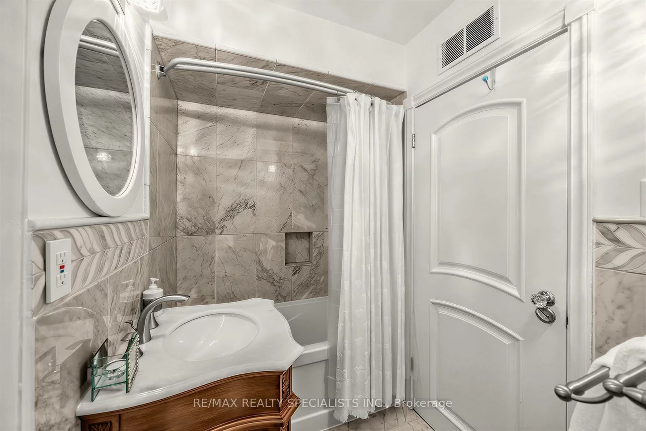 1211, Royal York, Edenbridge-Humber Valley, Toronto