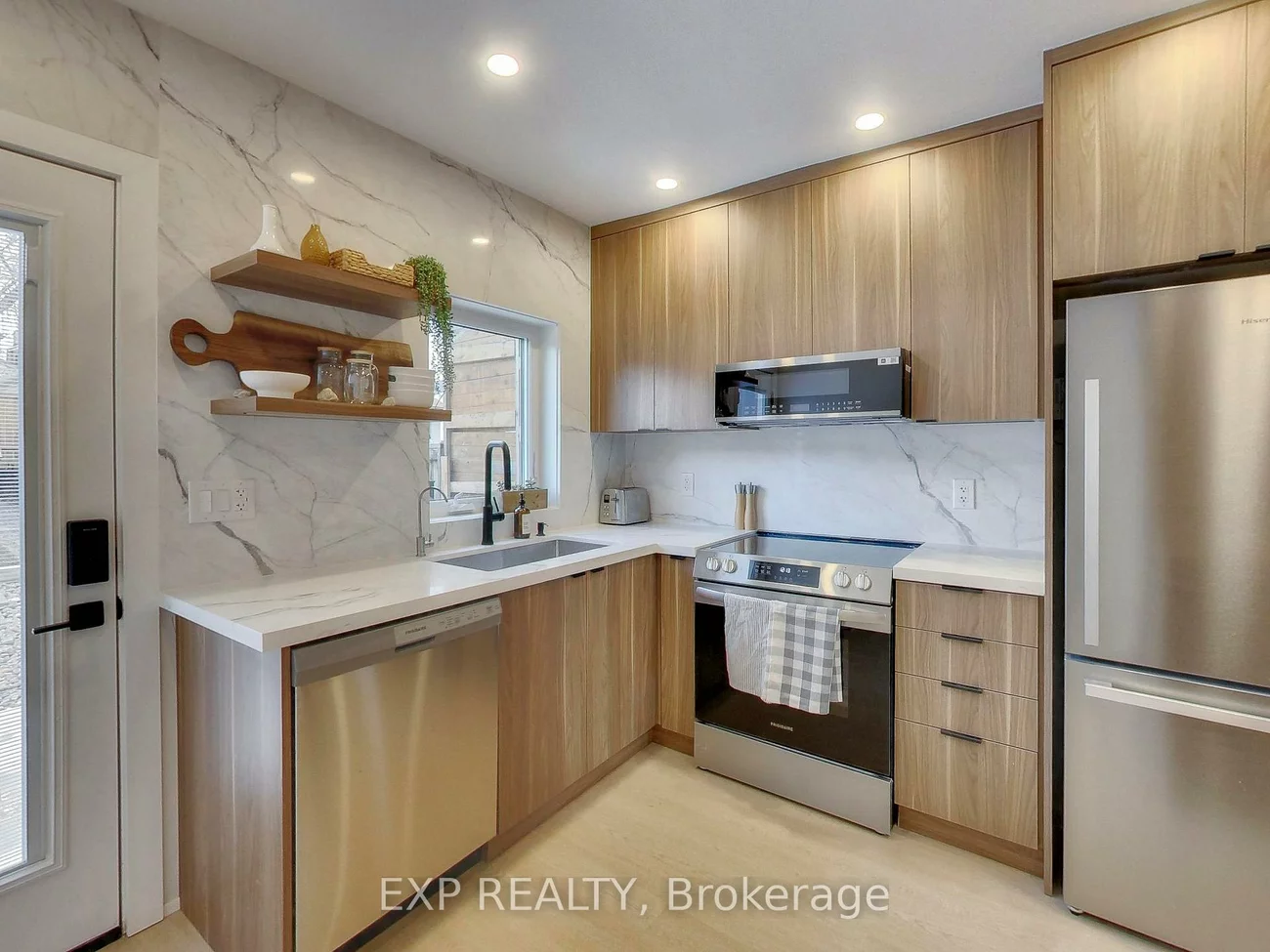 37, Gilbert, Corso Italia-Davenport, Toronto
