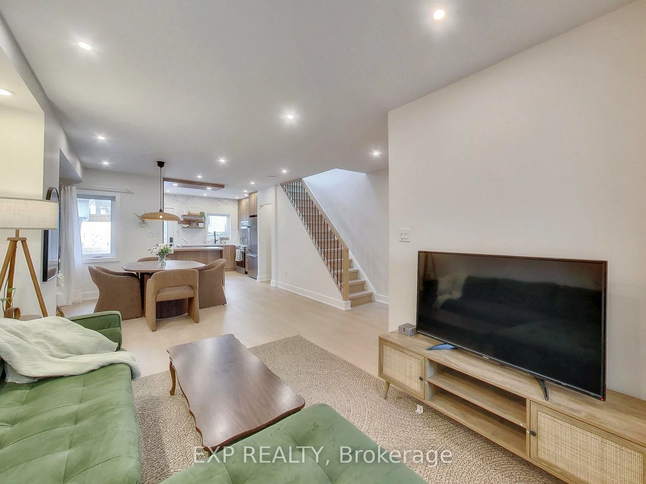 37, Gilbert, Corso Italia-Davenport, Toronto