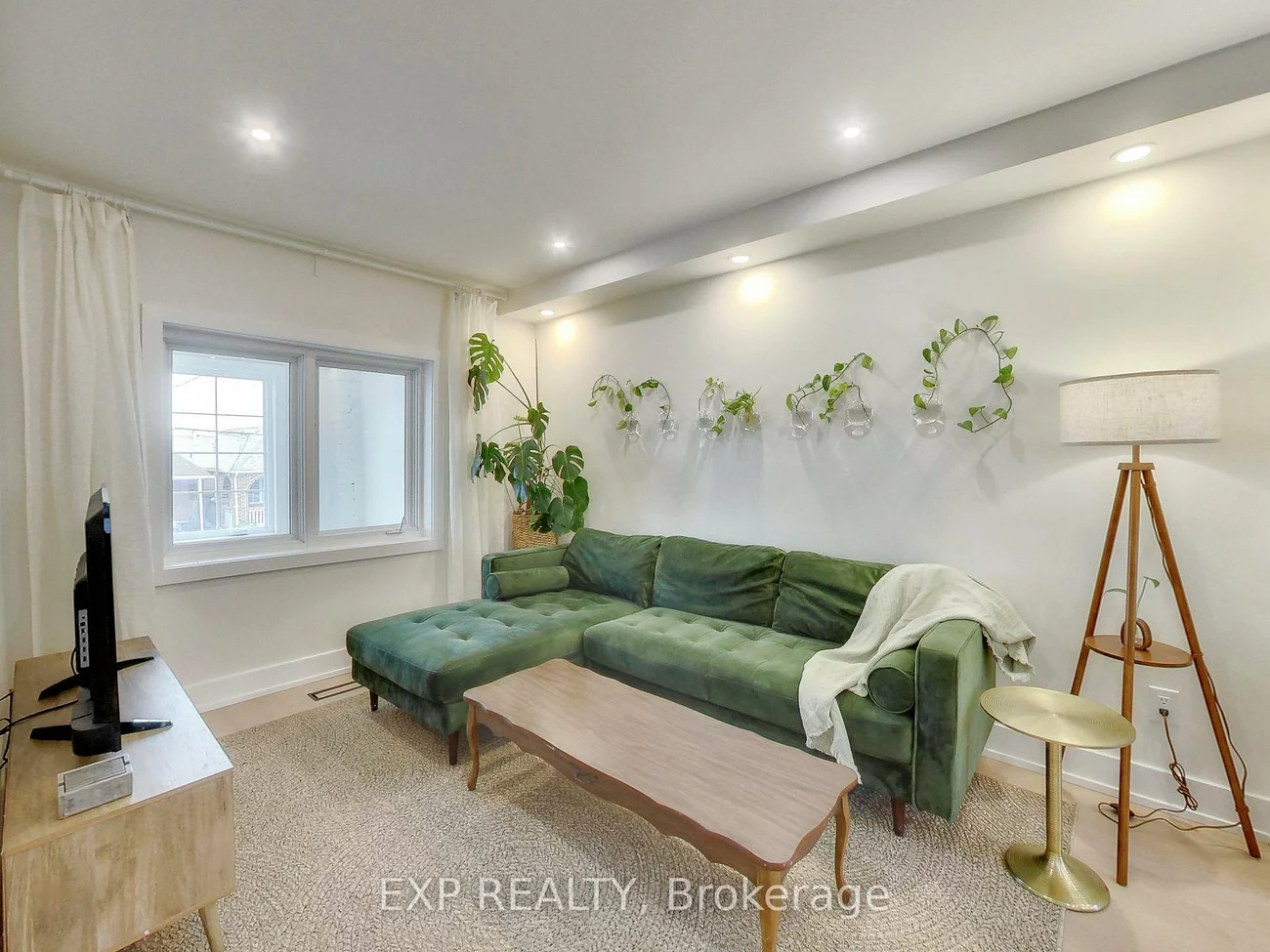 37, Gilbert, Corso Italia-Davenport, Toronto