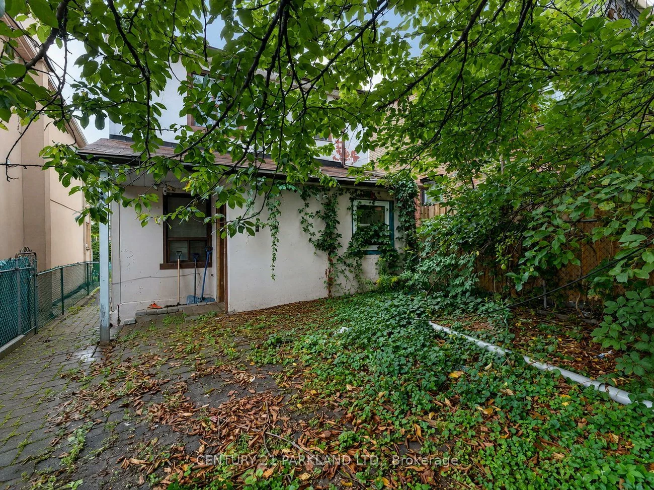 323, Nairn, Caledonia-Fairbank, Toronto