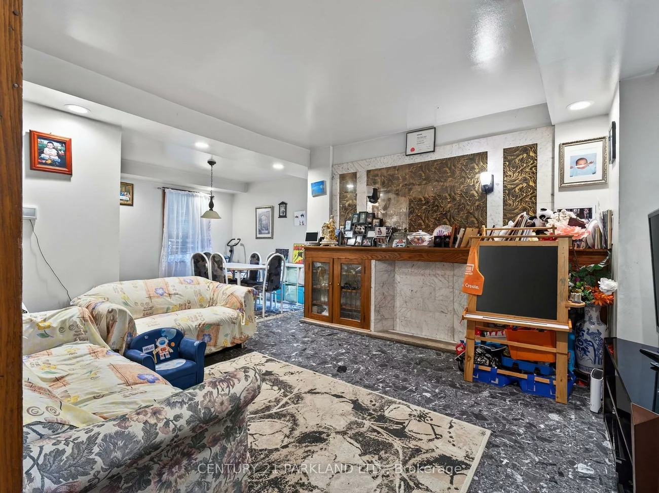 323, Nairn, Caledonia-Fairbank, Toronto