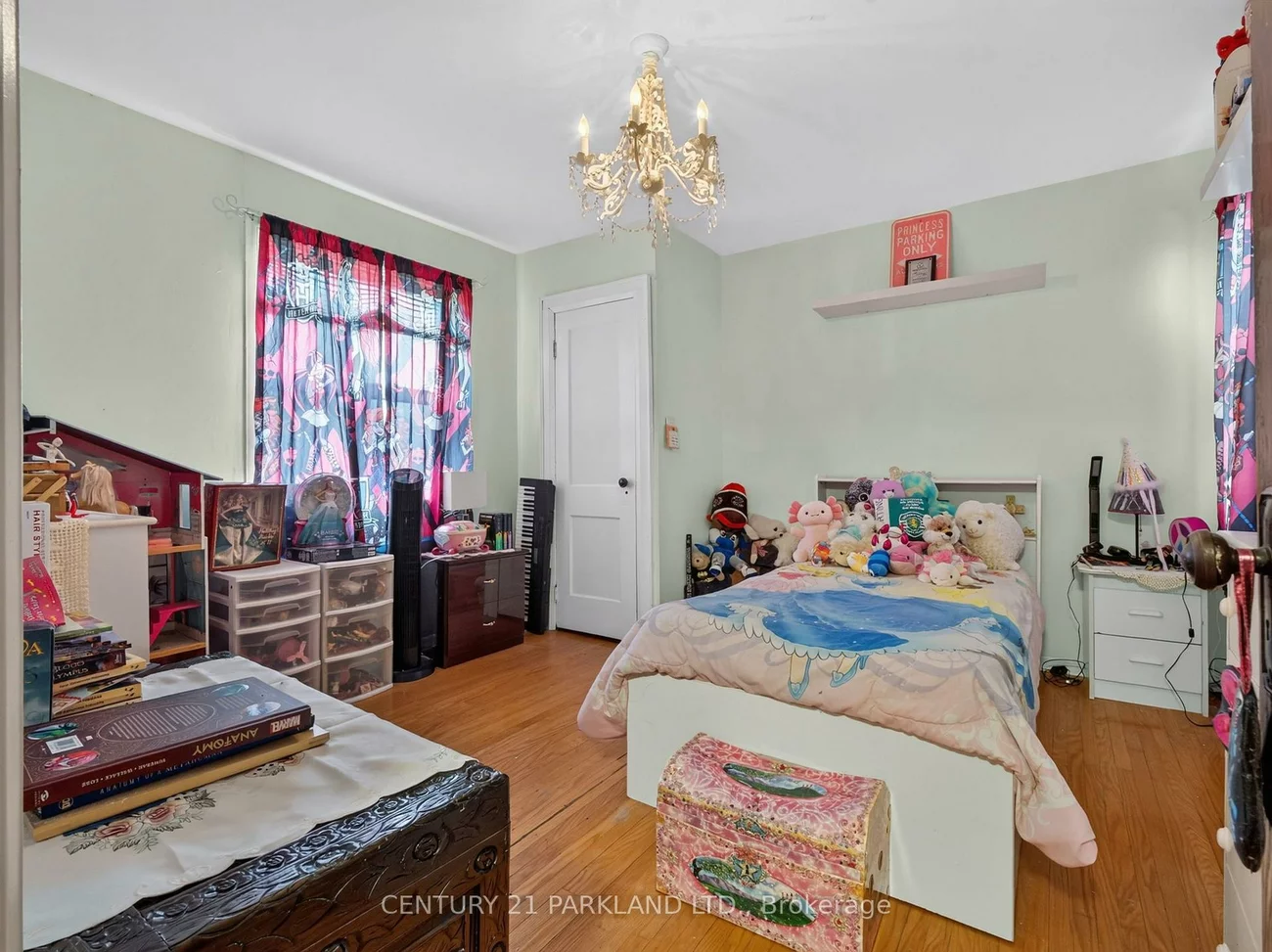 323, Nairn, Caledonia-Fairbank, Toronto