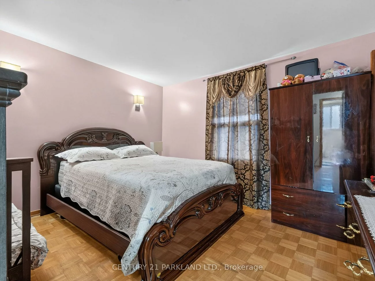 323, Nairn, Caledonia-Fairbank, Toronto