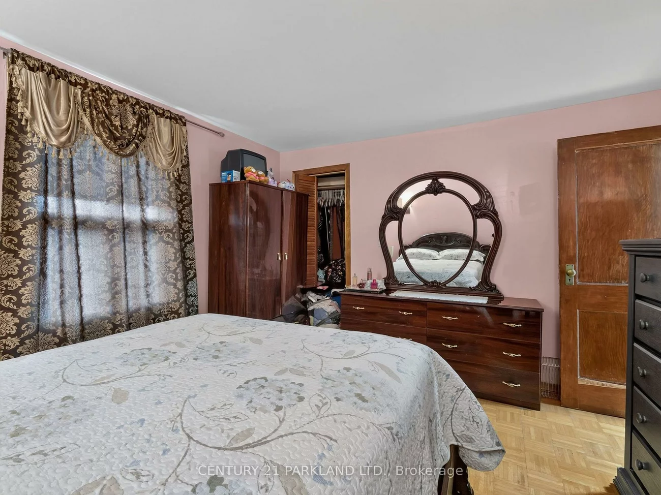 323, Nairn, Caledonia-Fairbank, Toronto