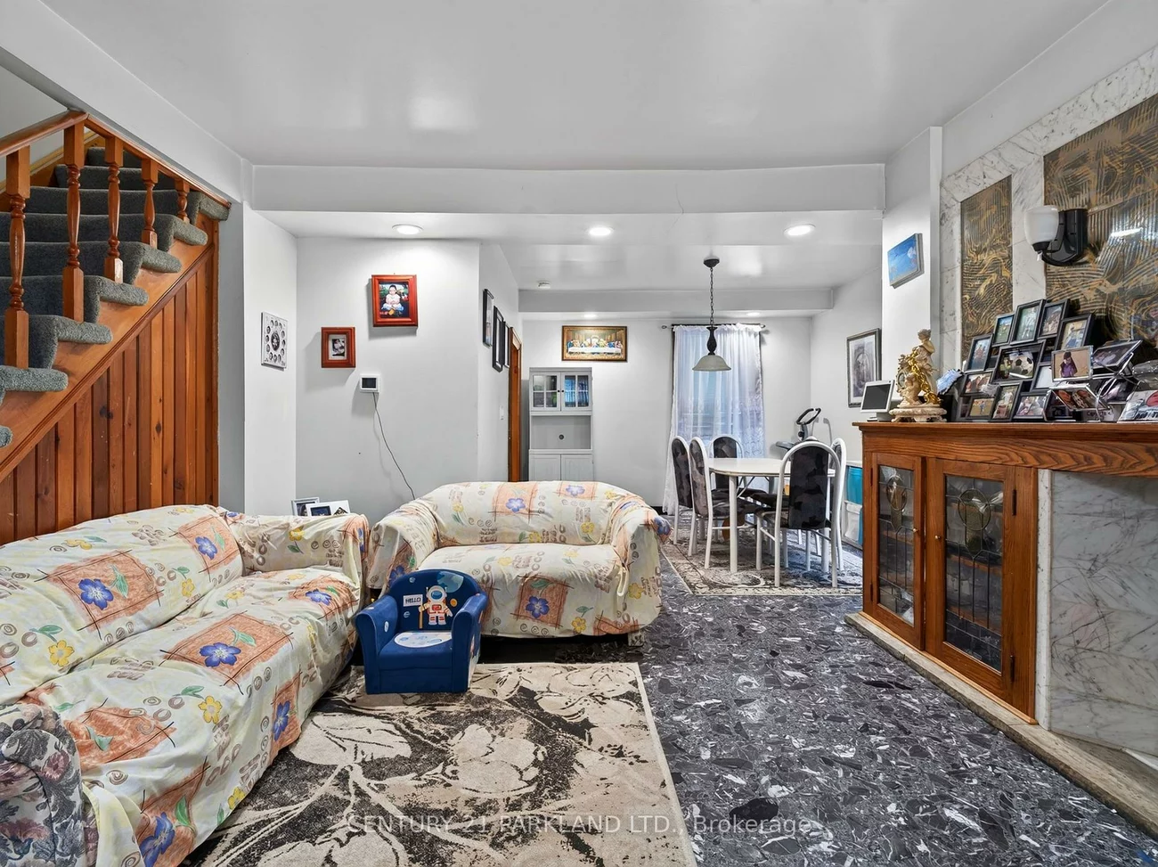 323, Nairn, Caledonia-Fairbank, Toronto
