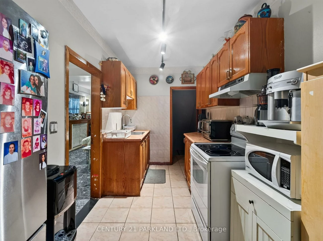 323, Nairn, Caledonia-Fairbank, Toronto