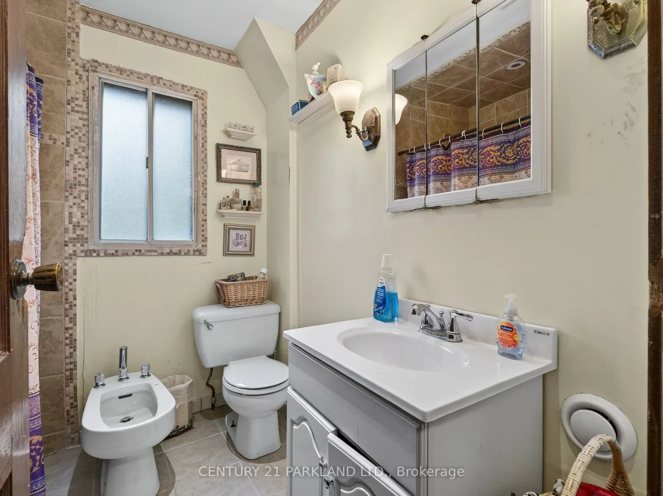 323, Nairn, Caledonia-Fairbank, Toronto