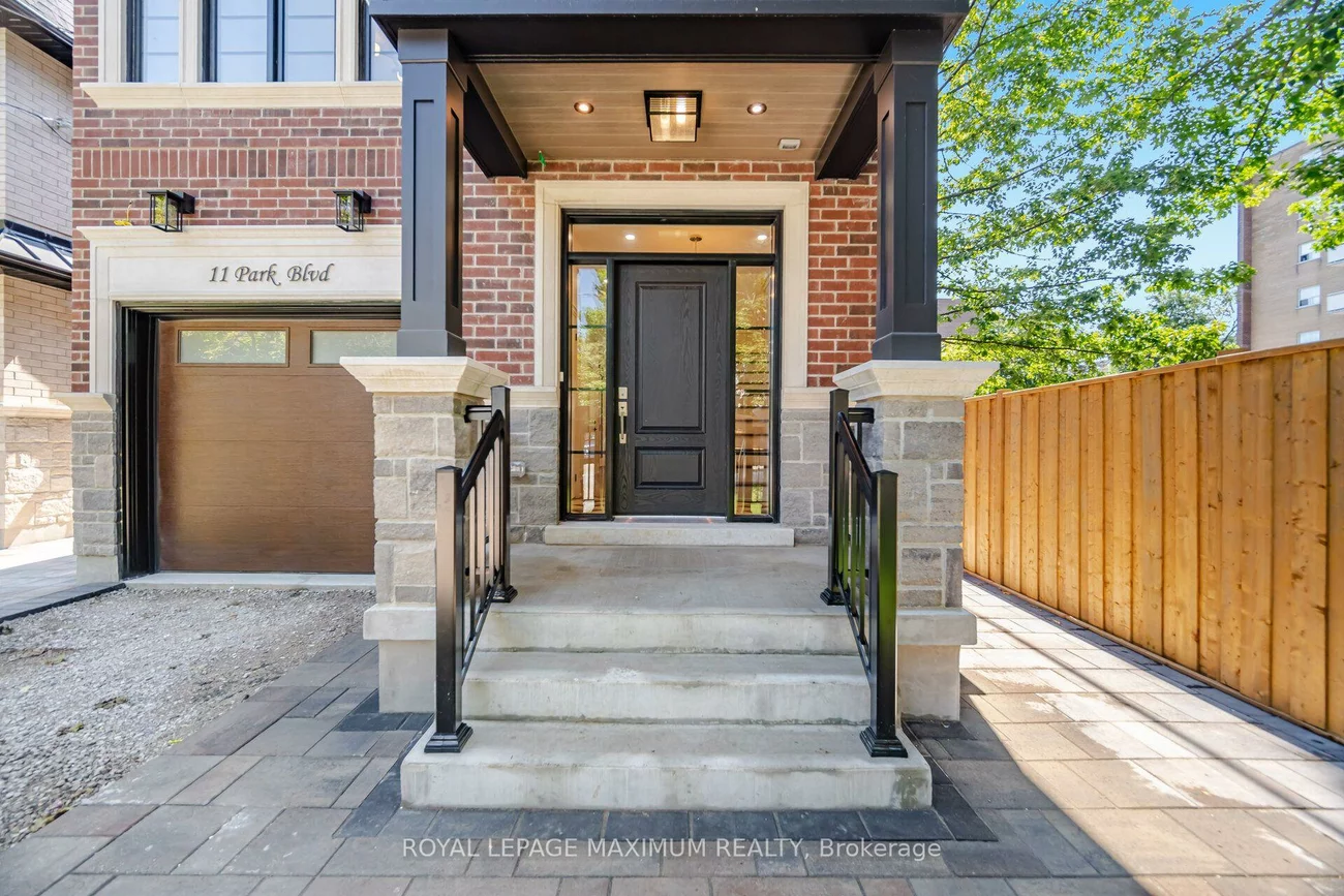 11, Park, Long Branch, Toronto