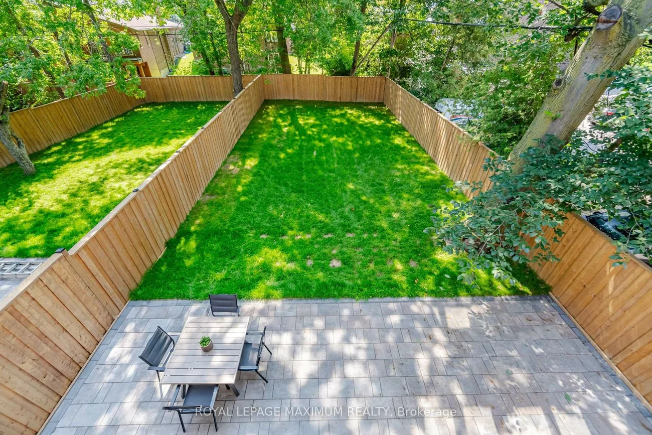 11, Park, Long Branch, Toronto