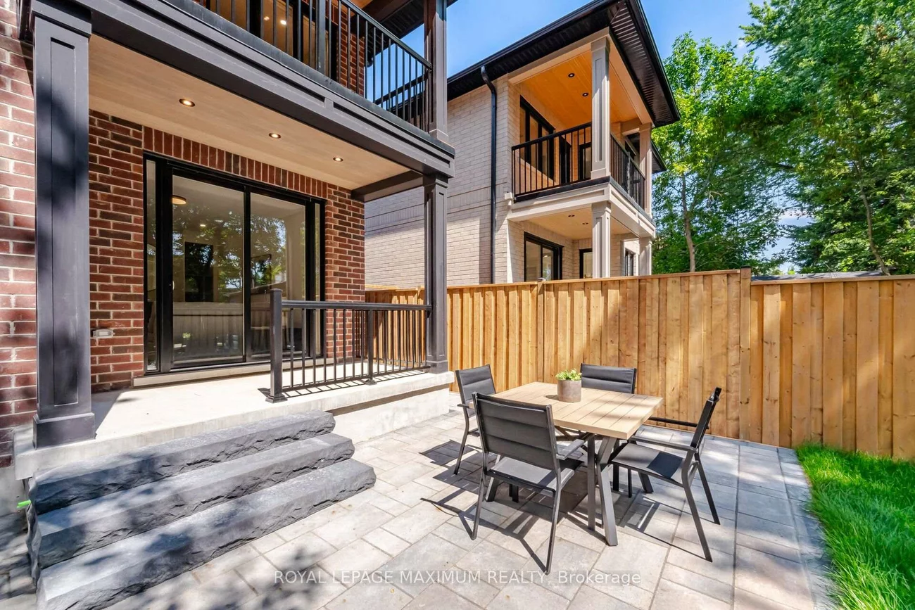 11, Park, Long Branch, Toronto