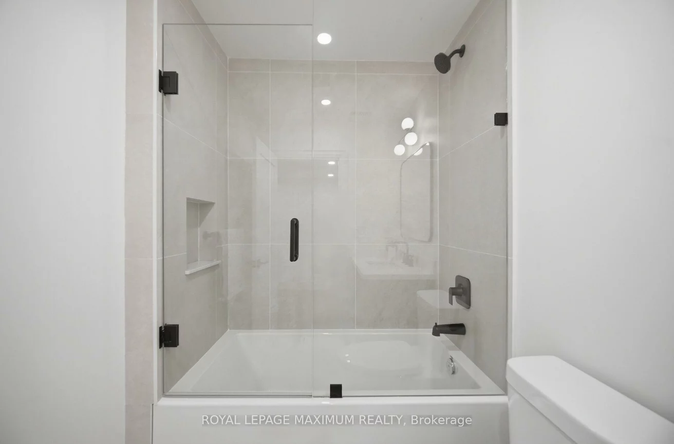 11, Park, Long Branch, Toronto