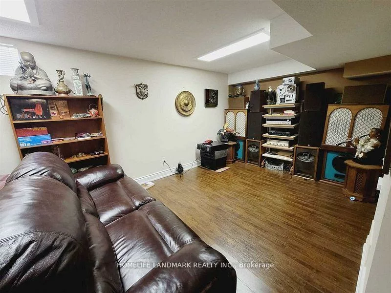 274, Falstaff, Maple Leaf, Toronto
