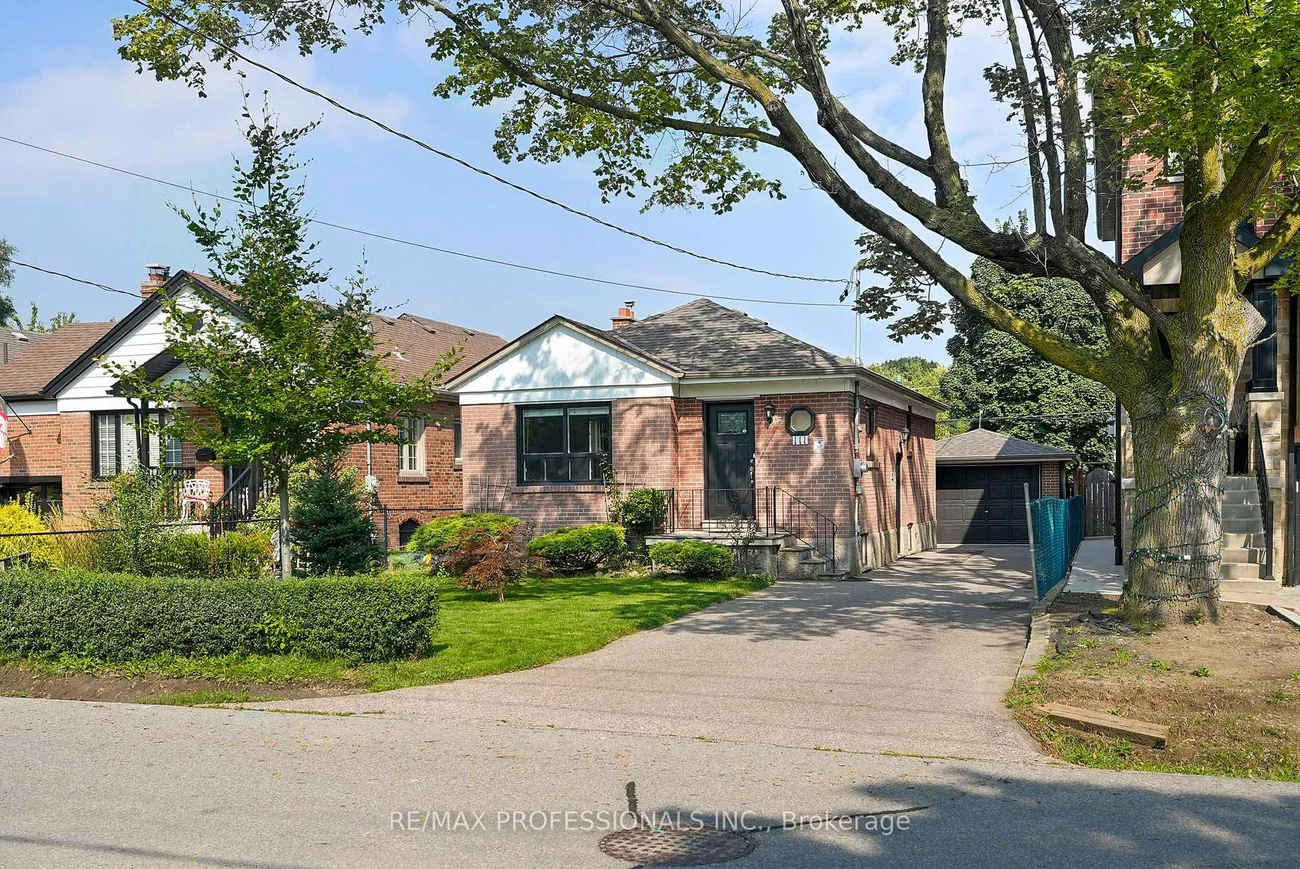111, Wesley, Stonegate-Queensway, Toronto