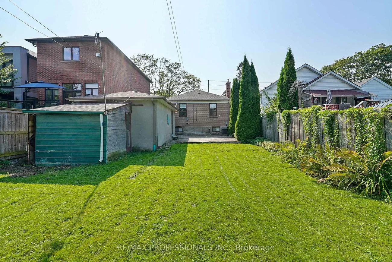 111, Wesley, Stonegate-Queensway, Toronto