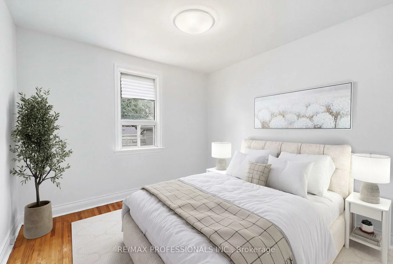 111, Wesley, Stonegate-Queensway, Toronto