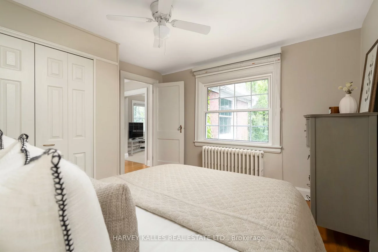 61, Queens, Weston, Toronto