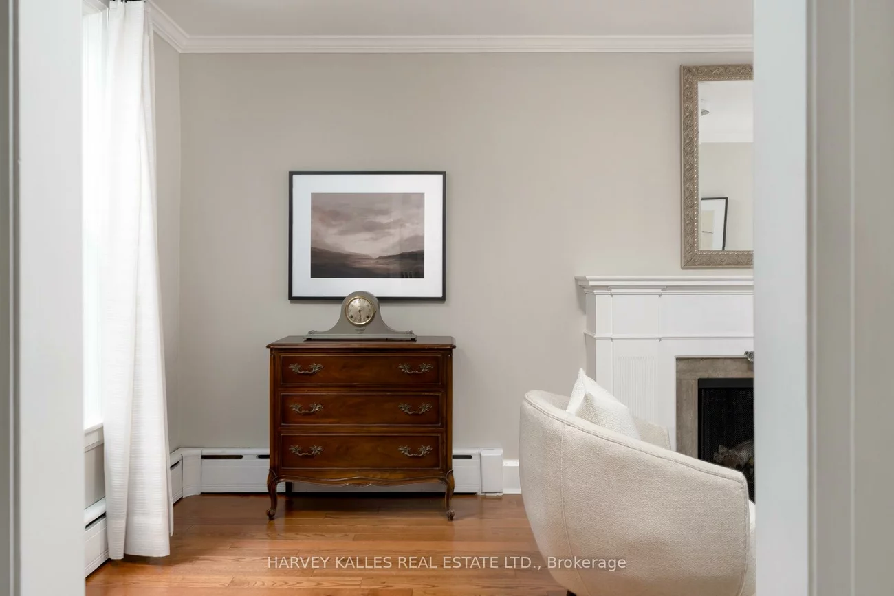 61, Queens, Weston, Toronto