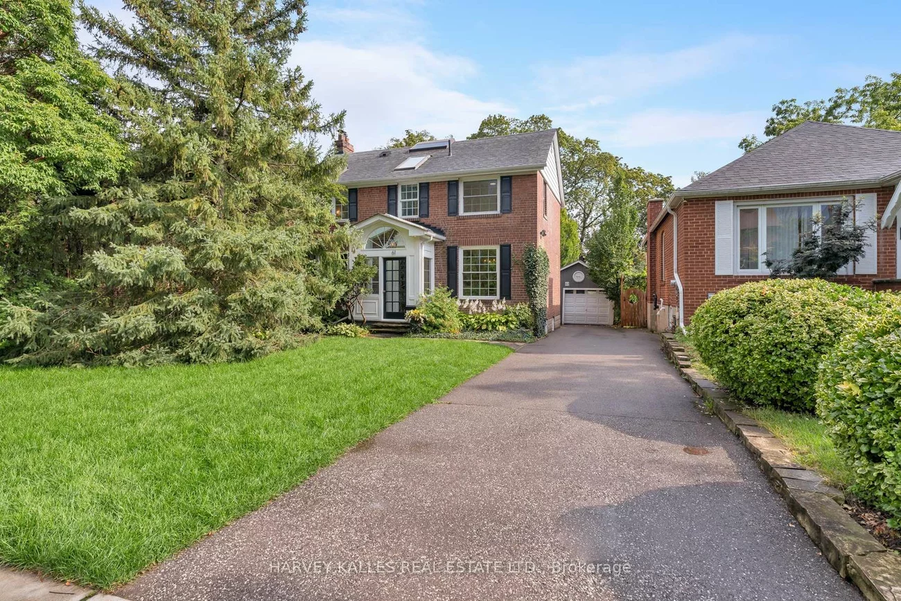 61, Queens, Weston, Toronto